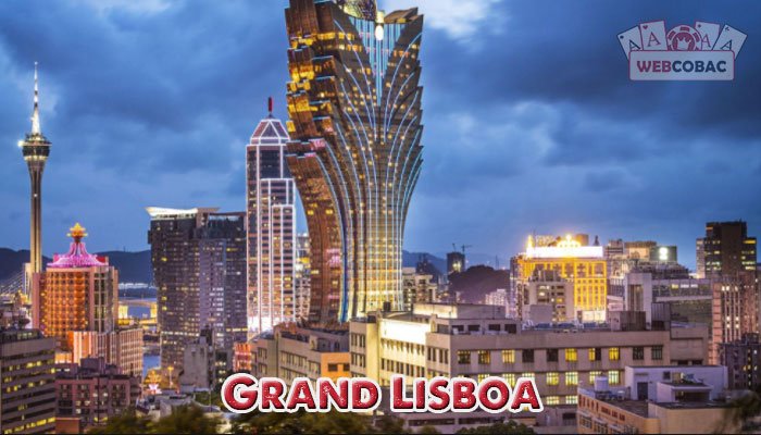 Grand Lisboa Casino is located in a luxury 58-story hotel complex with many luxurious guest rooms.