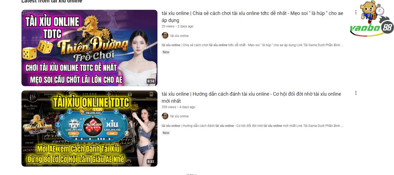 Image of watching instructional videos for online Tài Xỉu on YouTube